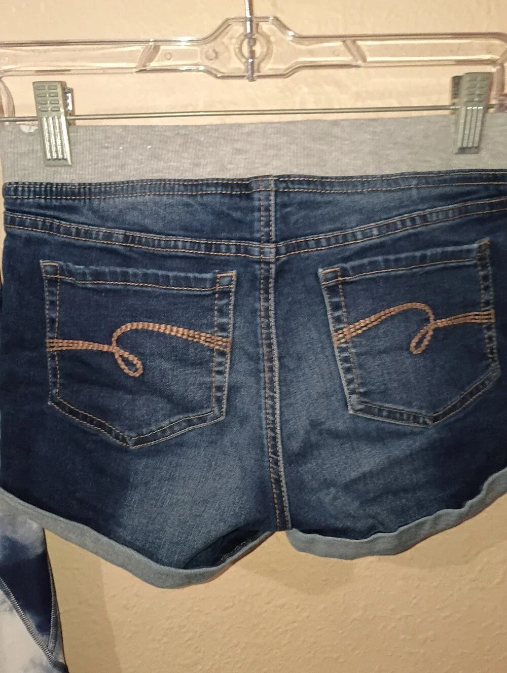 GIRLS SIZE 14 BUNDLE OLD NAVY LEGGINGS VIGOSS(FIT LIKE 14) & JUSTICE SHORTS